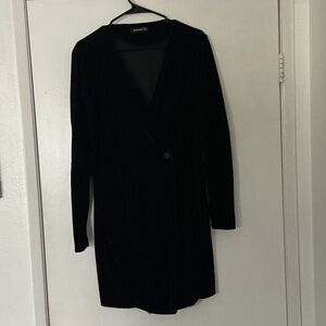 BloomChic Elegant Black Long Sleeve Dress